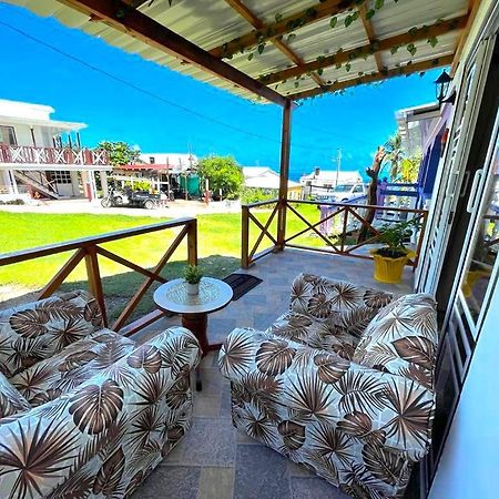 Posada Villa Bryan Rocky Point Bagian luar foto
