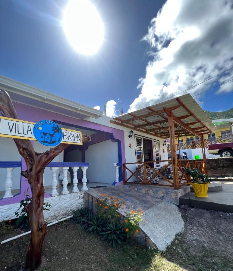 Posada Villa Bryan Rocky Point Bagian luar foto